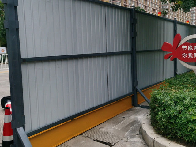 藍(lán)色彩鋼圍擋